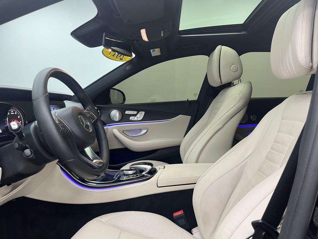 2017 Mercedes Benz E 300 photo 23