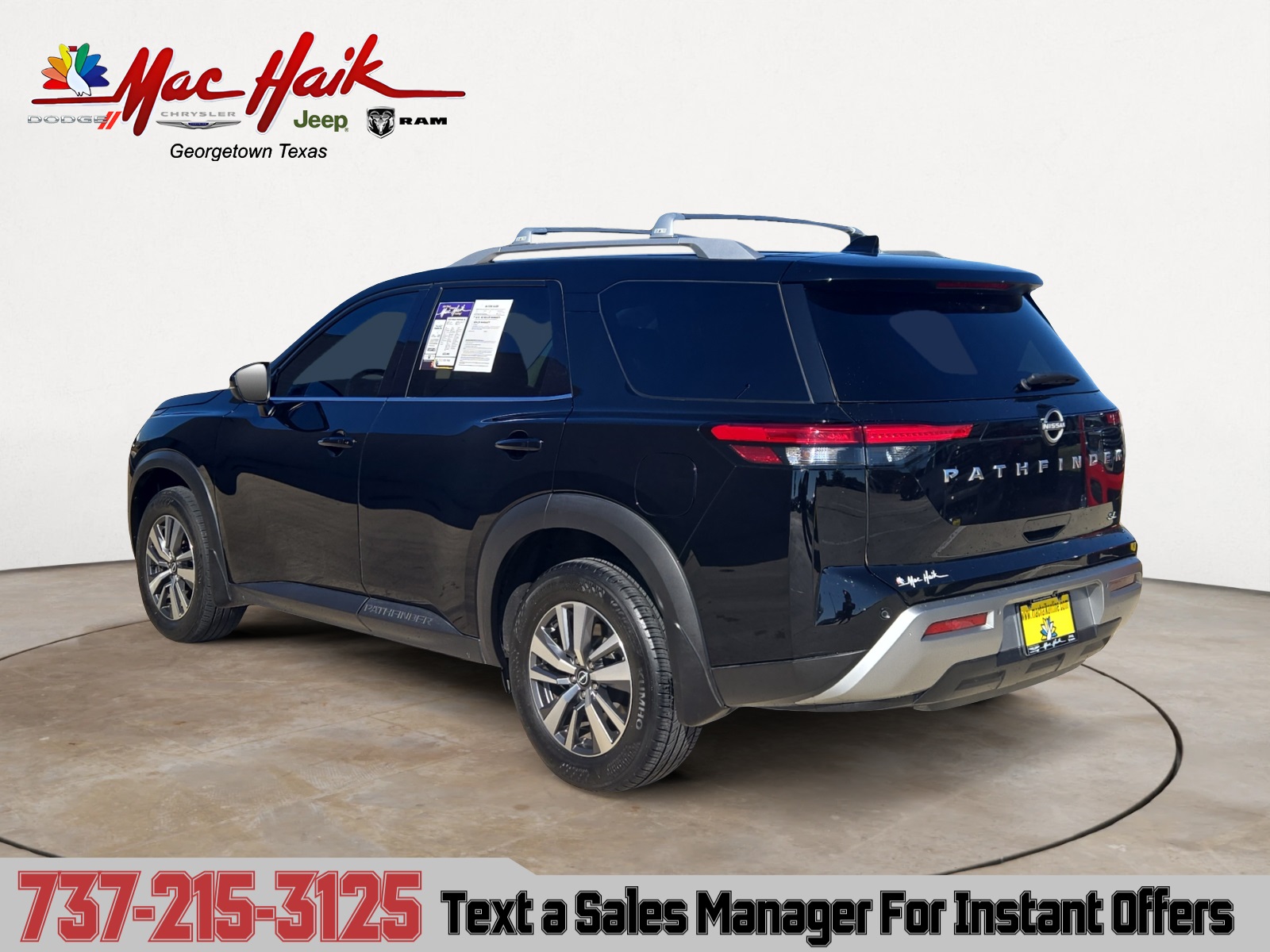 2024 Nissan Pathfinder SL photo 3