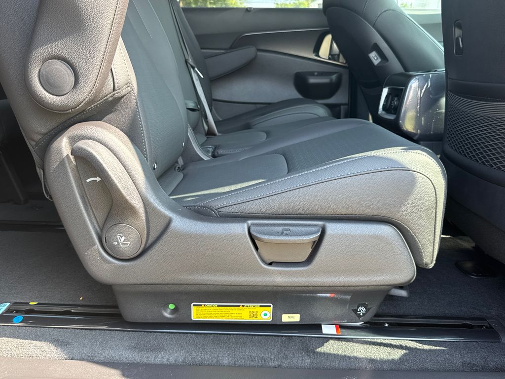 2026 Kia Carnival SX Prestige photo 14
