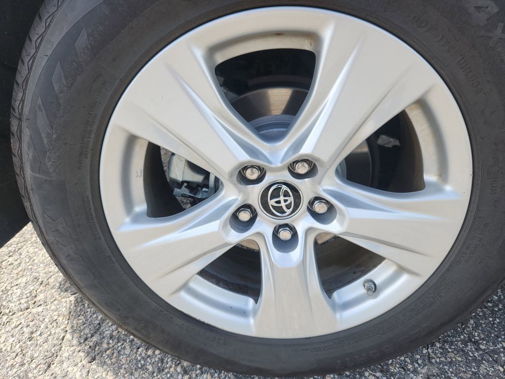 2019 Toyota RAV4 Hybrid LE photo 24