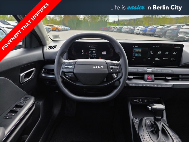 2025 Kia K4 LXS photo 11