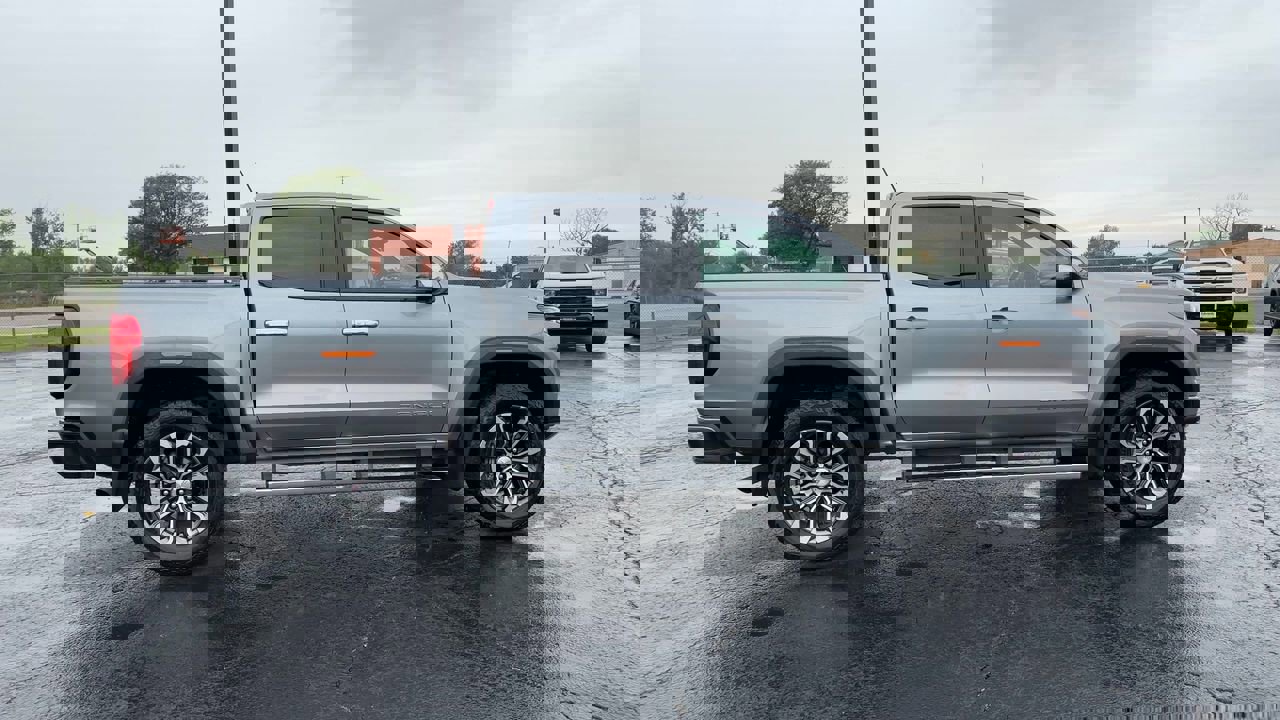 2024 Gmc Canyon Denali photo 9