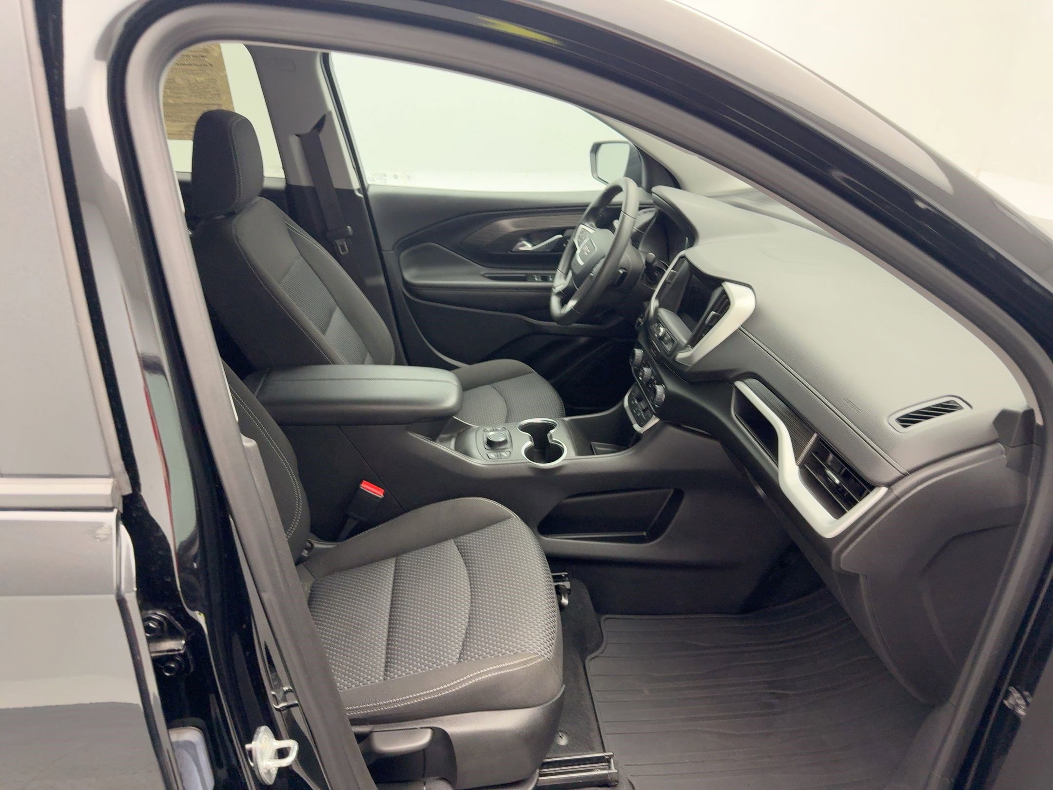 2023 Gmc Terrain SLE photo 24