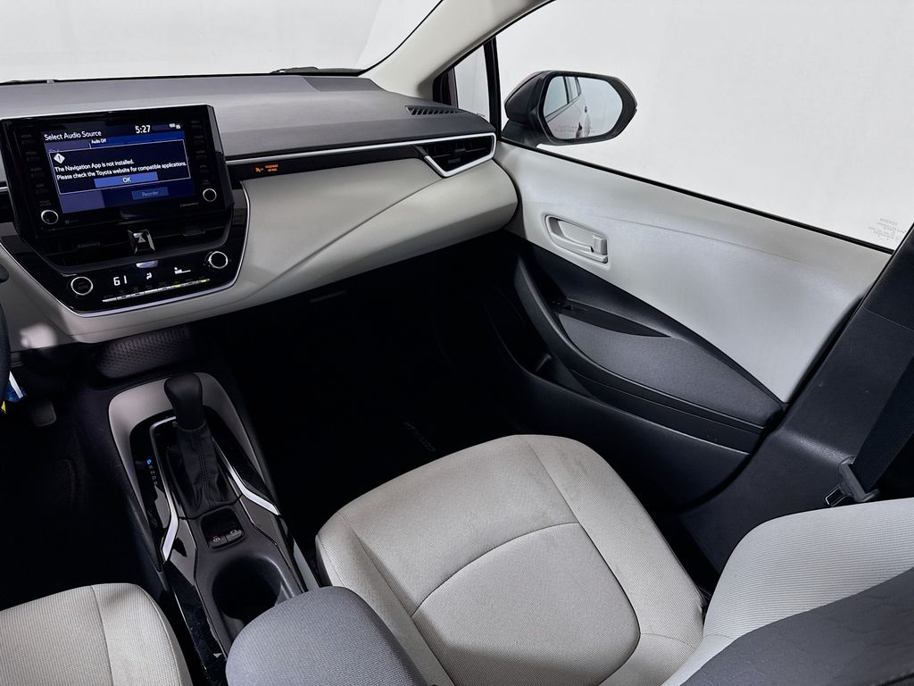 2022 Toyota Corolla LE photo 21