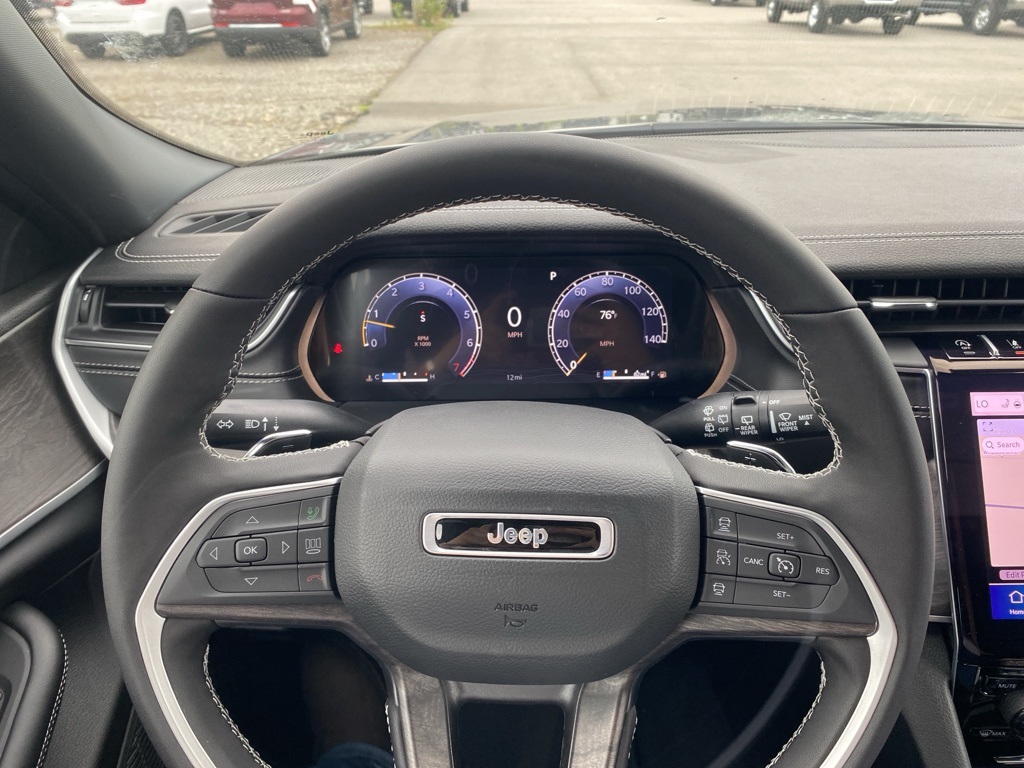 2025 Jeep Grand Cherokee Limited photo 25