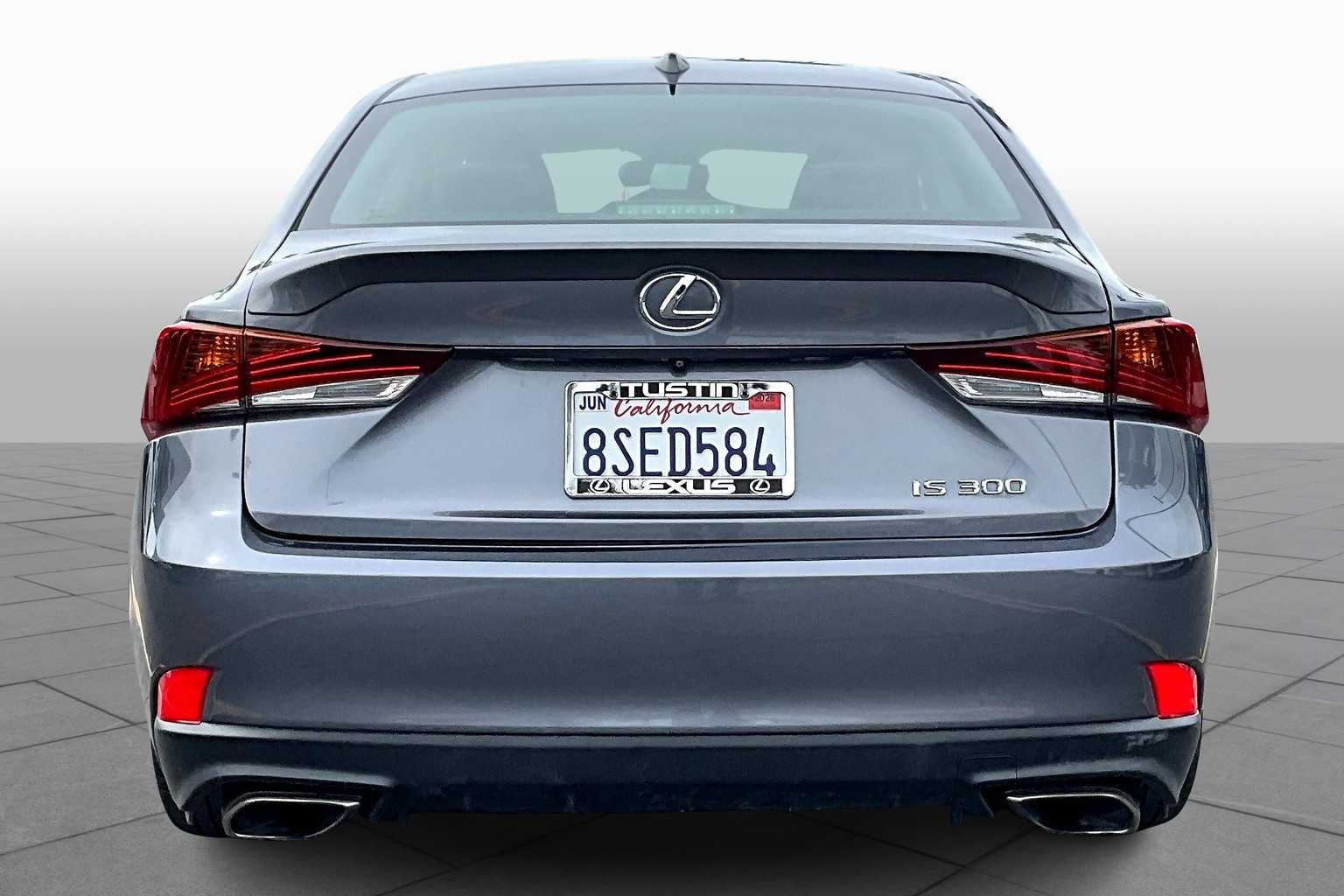 2020 Lexus IS 300 photo 4