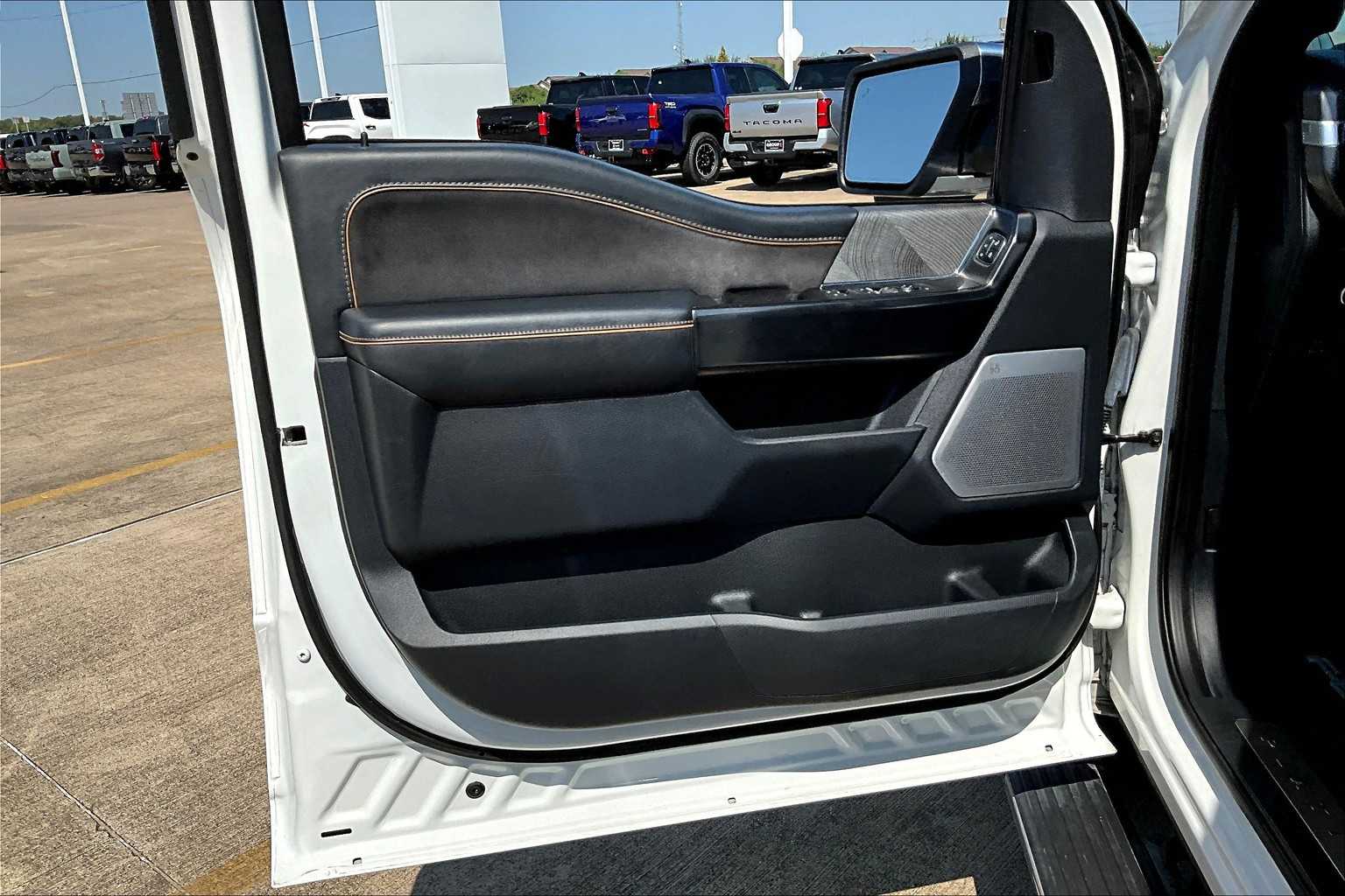 2022 Ford F-150 Platinum photo 21