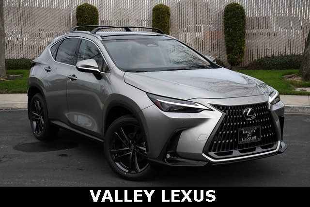 2026 Lexus NX PHEV 450h+'s photo