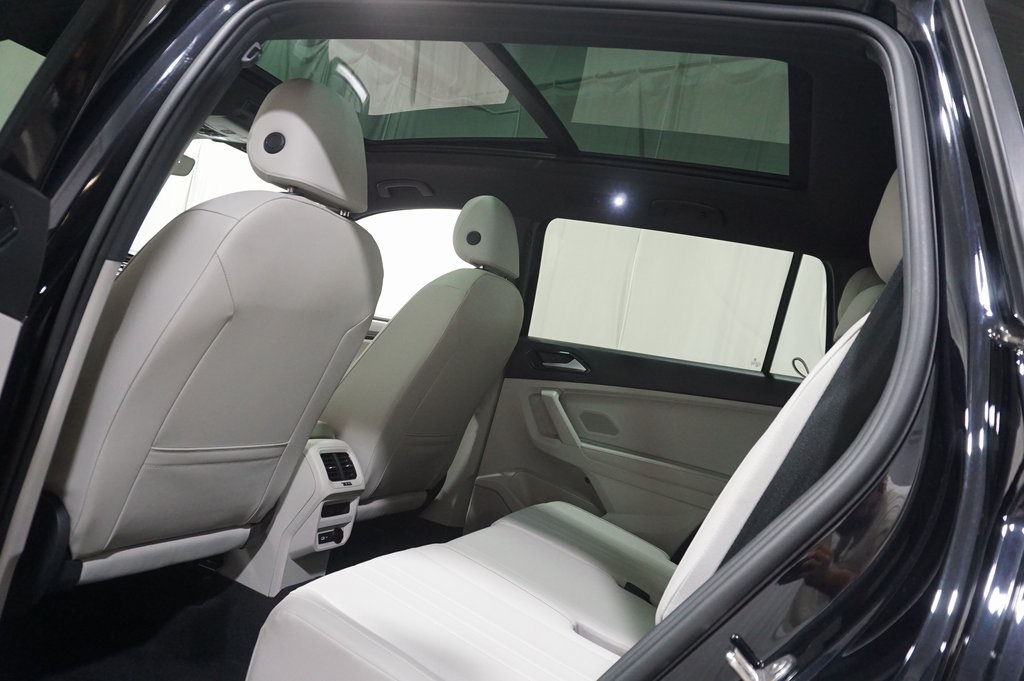 2023 Volkswagen Tiguan SE R-Line Black photo 26