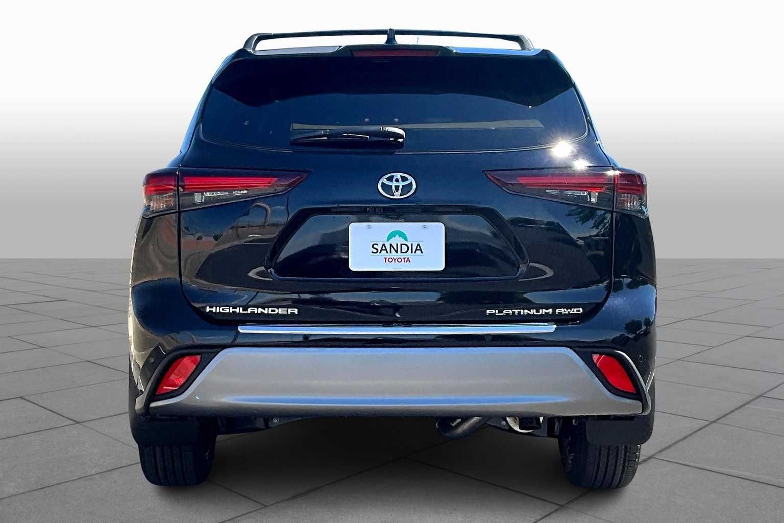 2025 Toyota Highlander Platinum photo 4