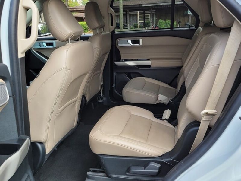 2022 Ford Explorer Limited photo 5