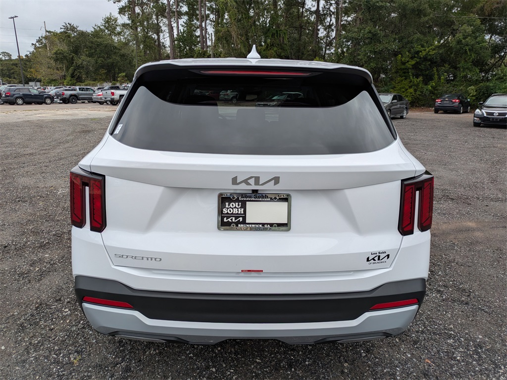 2026 Kia Sorento LX photo 3