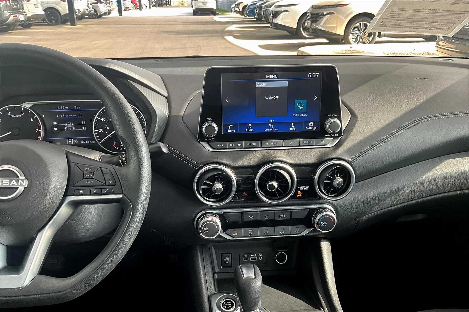 2024 Nissan Sentra SV photo 6