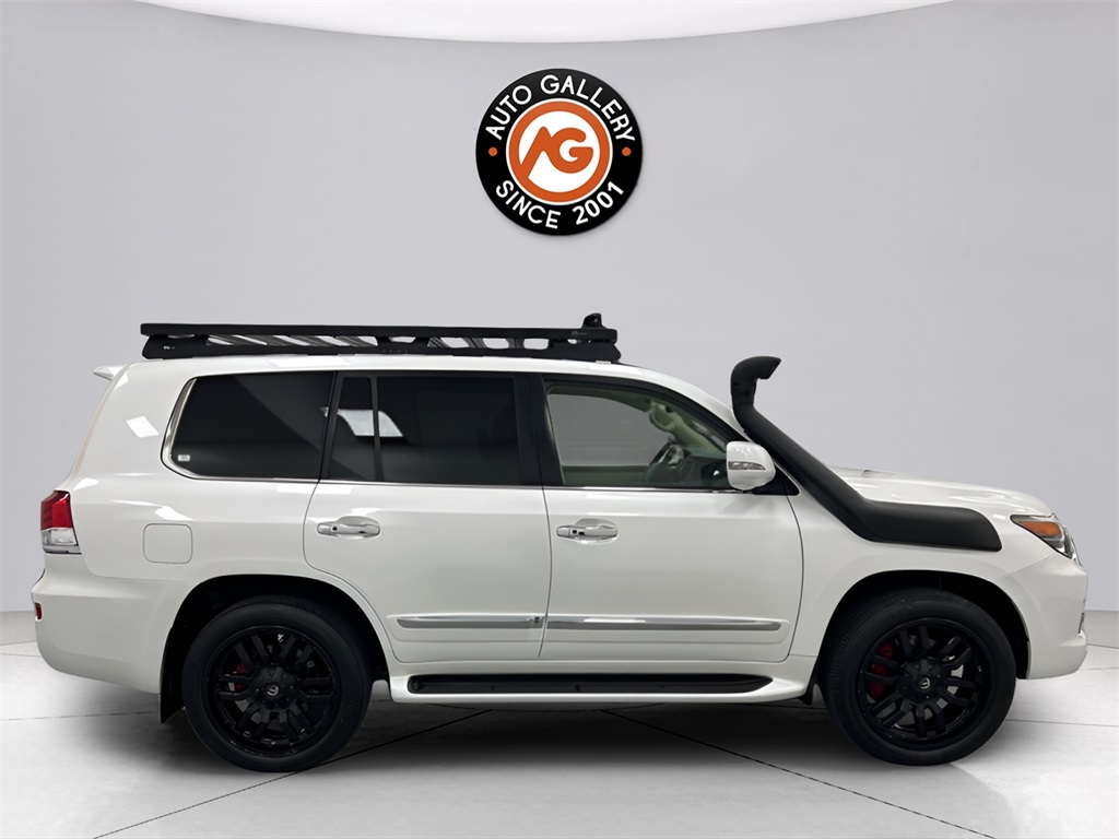 2015 Lexus LX 570 photo 6