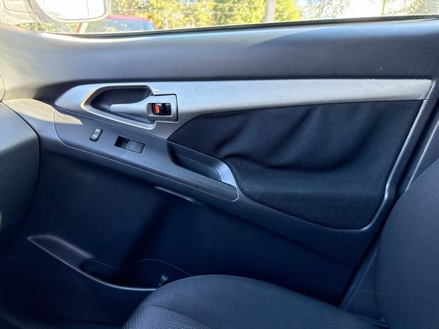 2012 Toyota Corolla Matrix L 4WD photo 22