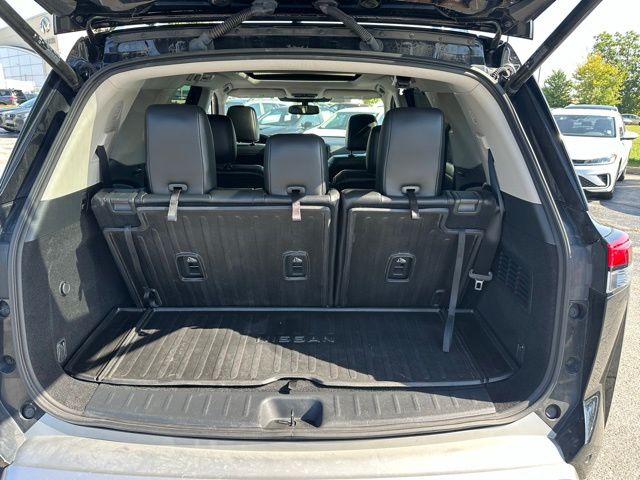 2022 Nissan Pathfinder SL photo 13