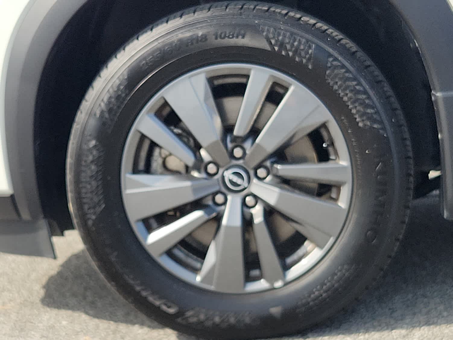 2024 Nissan Pathfinder S photo 6