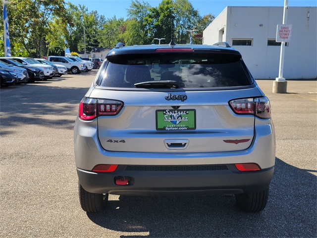 2022 Jeep Compass Trailhawk photo 3