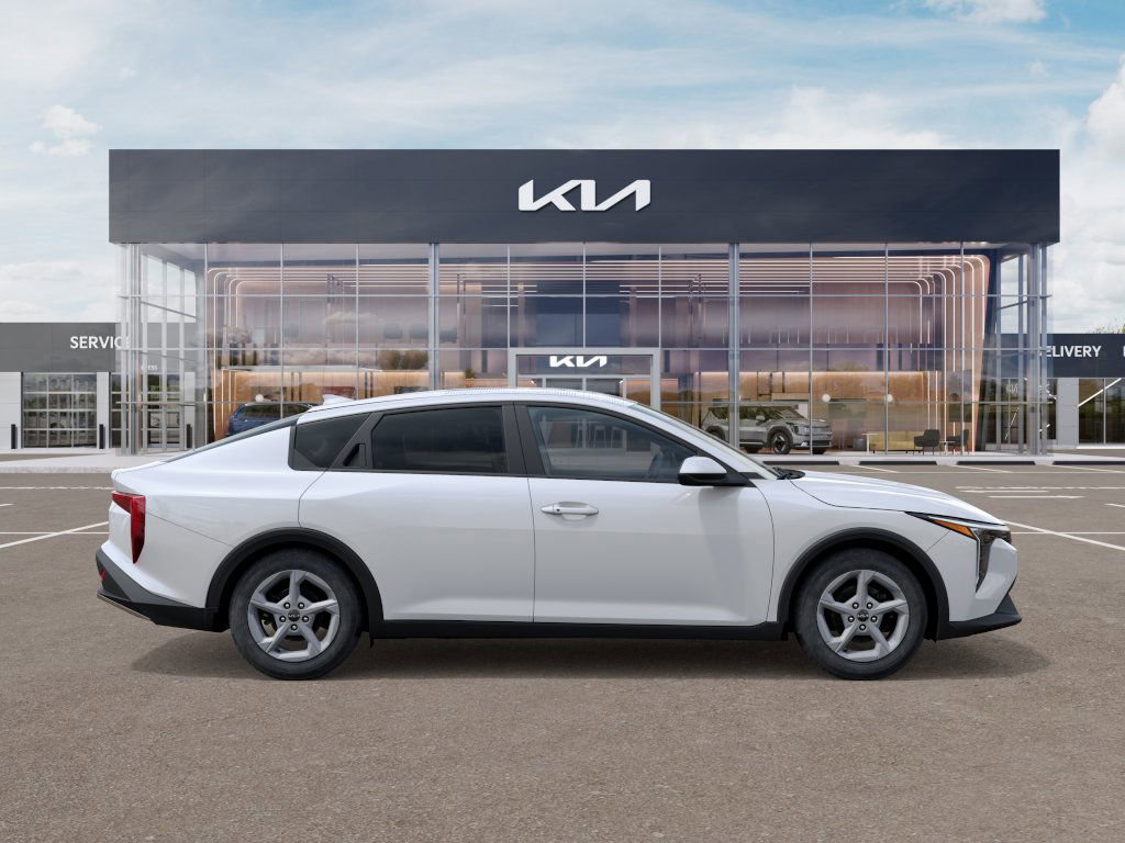 2025 Kia K4 LXS photo 6