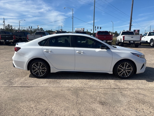2023 Kia Forte GT-LINE's photo
