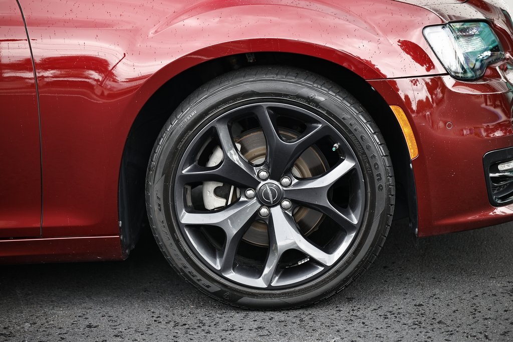 2023 Chrysler 300 S photo 4
