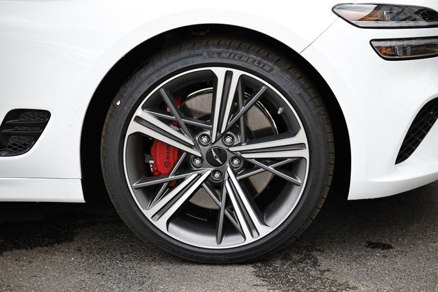2025 Genesis G70 Sport Prestige photo 4