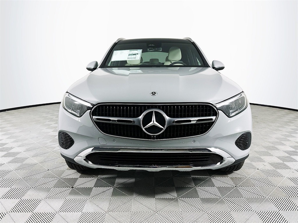 2026 Mercedes Benz GLC 300 photo 2