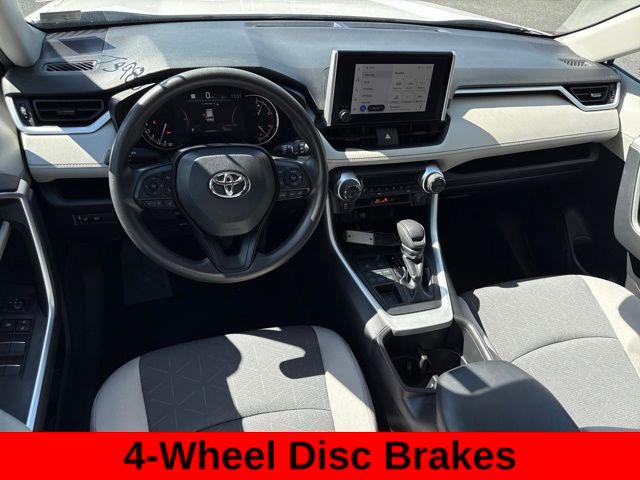 2024 Toyota RAV4 XLE photo 19