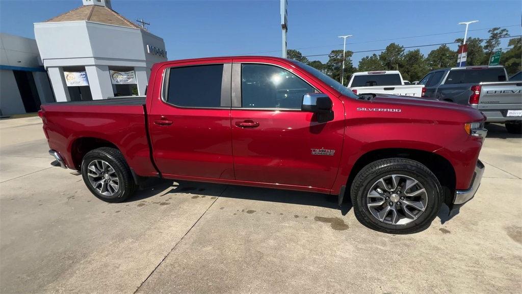 2021 Chevrolet Silverado 1500 LT photo 2