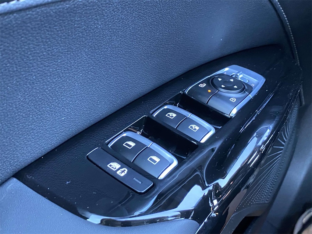 2025 Kia K5 GT-Line photo 20