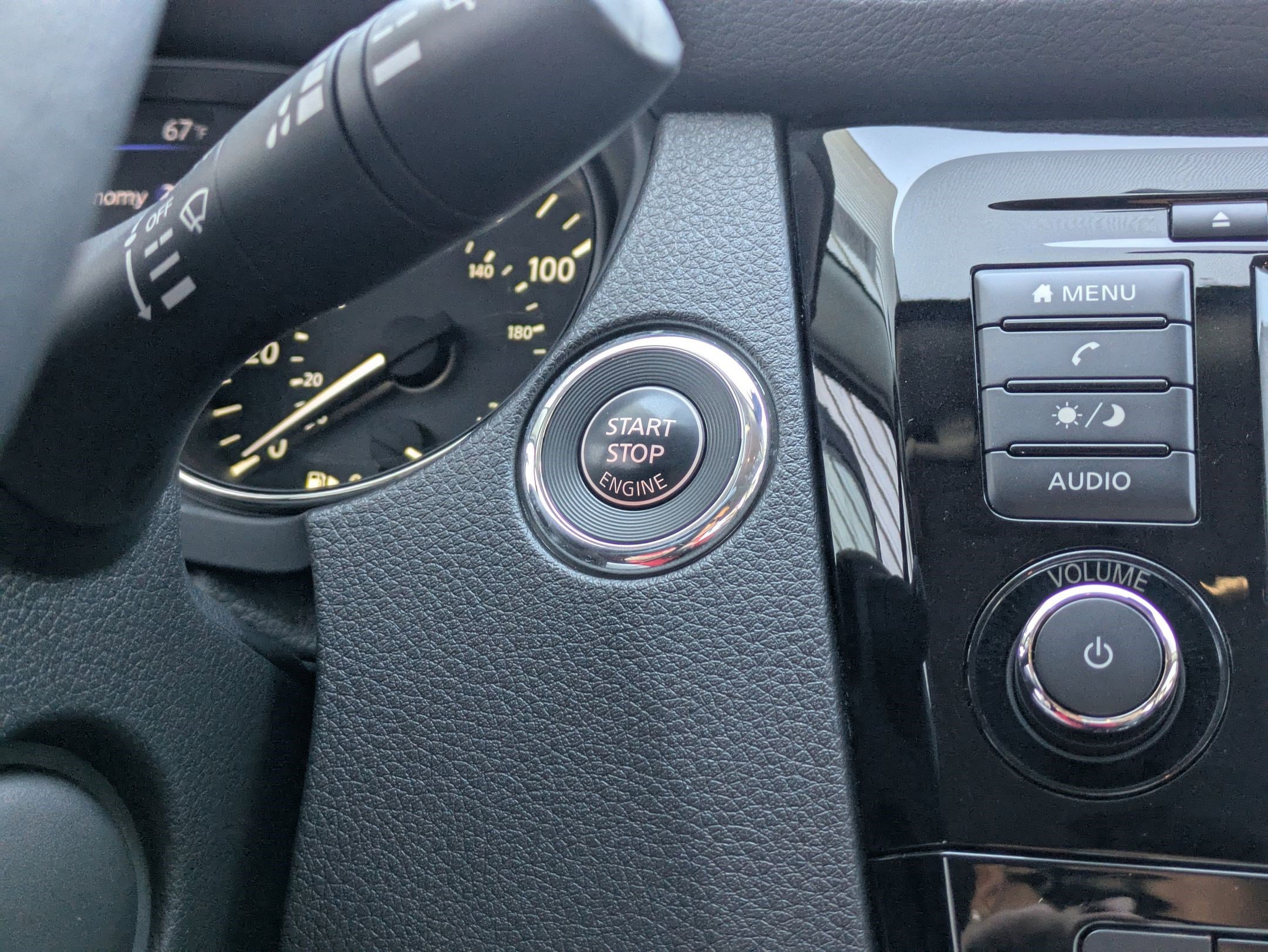 2020 Nissan Rogue Sport SV photo 18