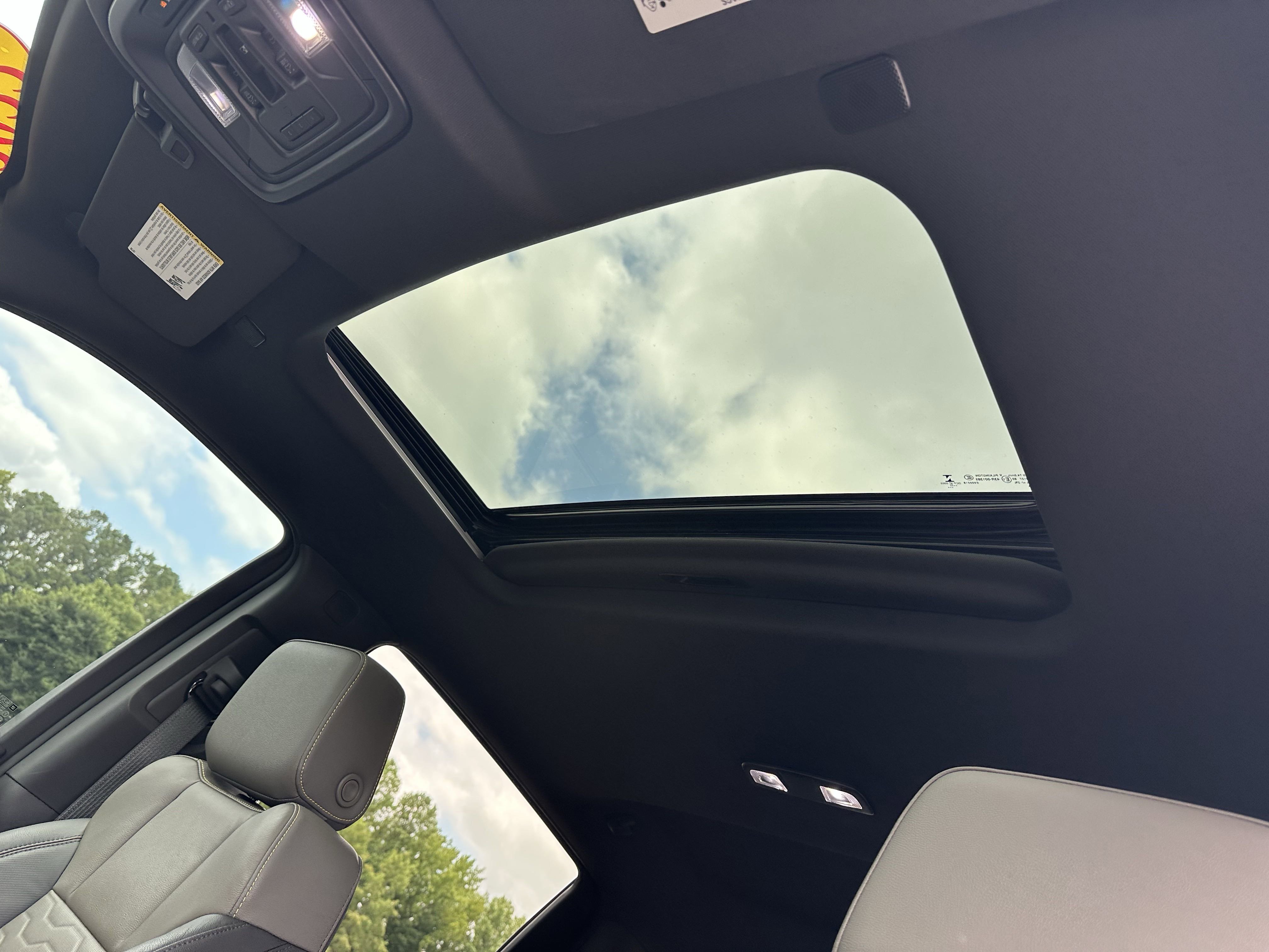 2022 Chevrolet Silverado 1500 ZR2 photo 2