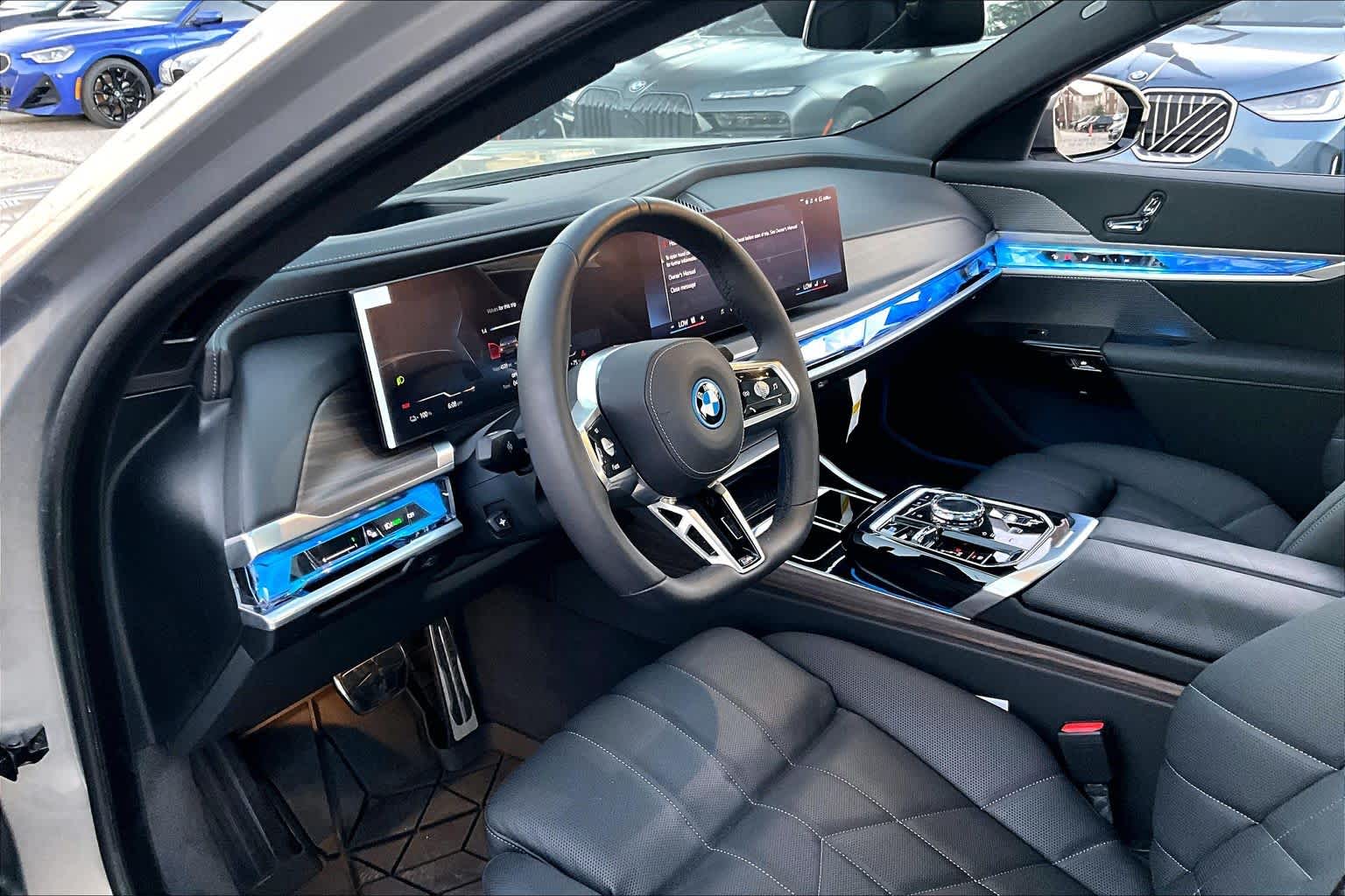 2025 BMW i7 60 - Photo 16