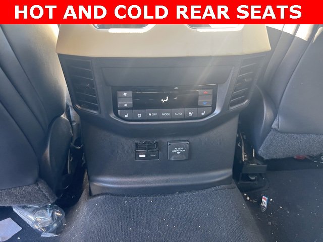 2024 Toyota Sequoia SR5 photo 4