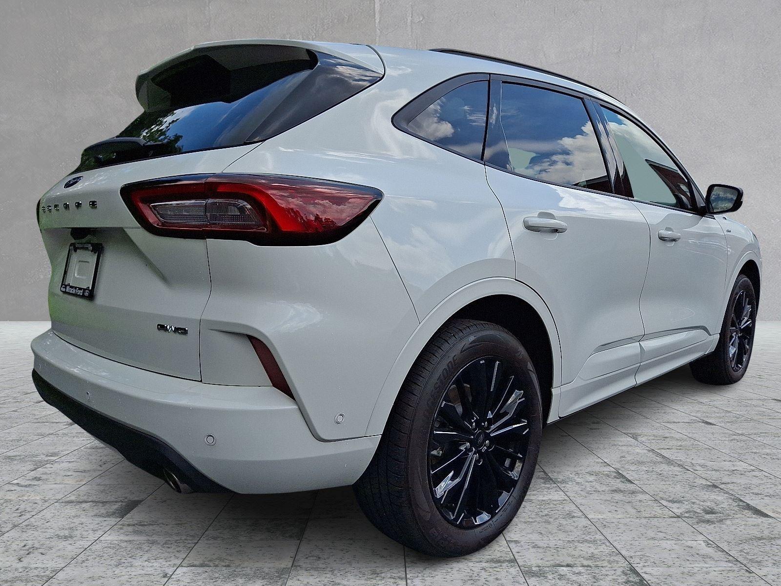 2024 Ford Escape ST-Line Elite photo 6