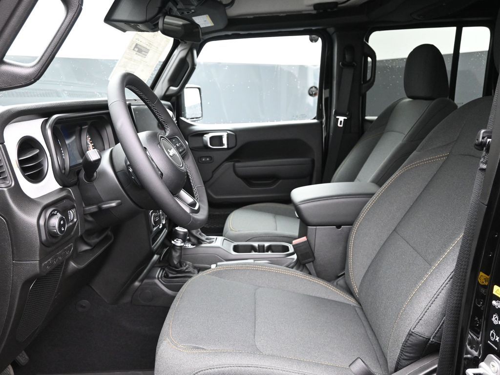 2025 Jeep Gladiator Sport S photo 11