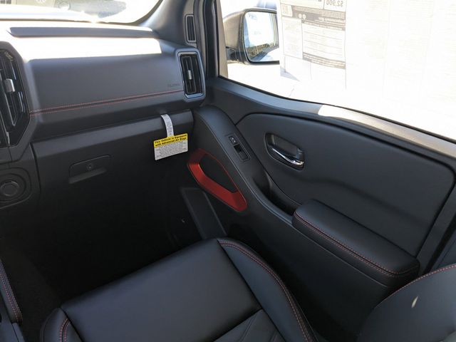 2025 Nissan Frontier Crew Cab PRO-4X photo 15