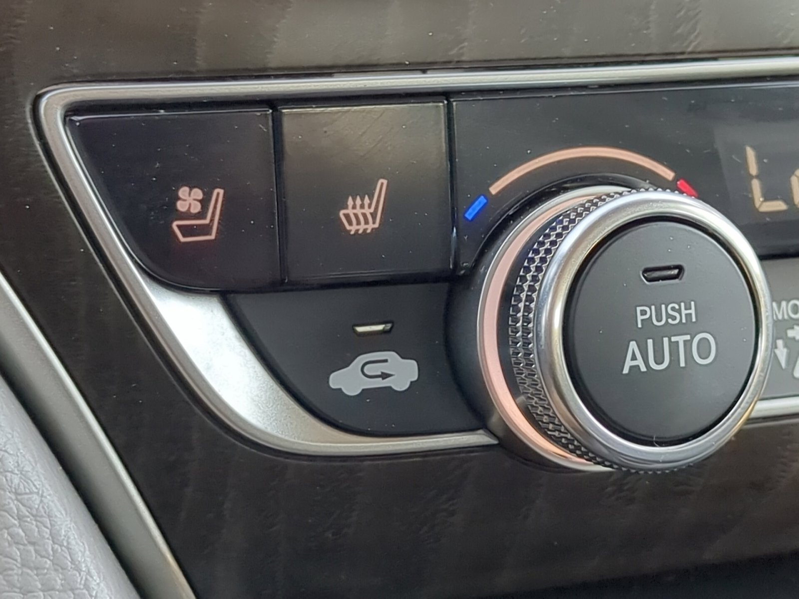 2018 Honda Accord Touring 2.0T photo 8