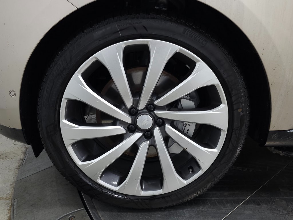 2025 LAND ROVER RANGE ROVER - Image 9