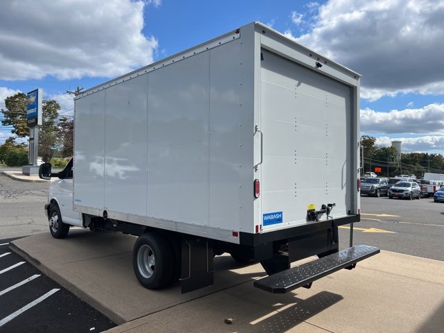 2024 Chevrolet Express Cutaway 3500 photo 5