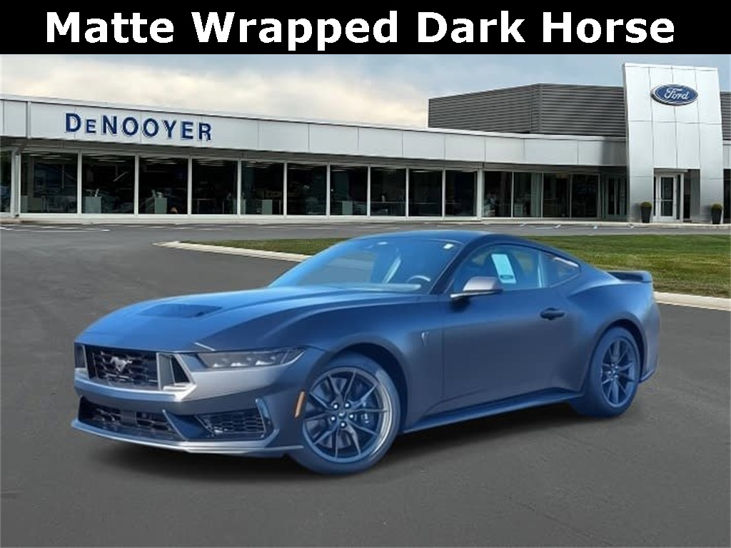 2025 Ford Mustang Dark Horse's photo