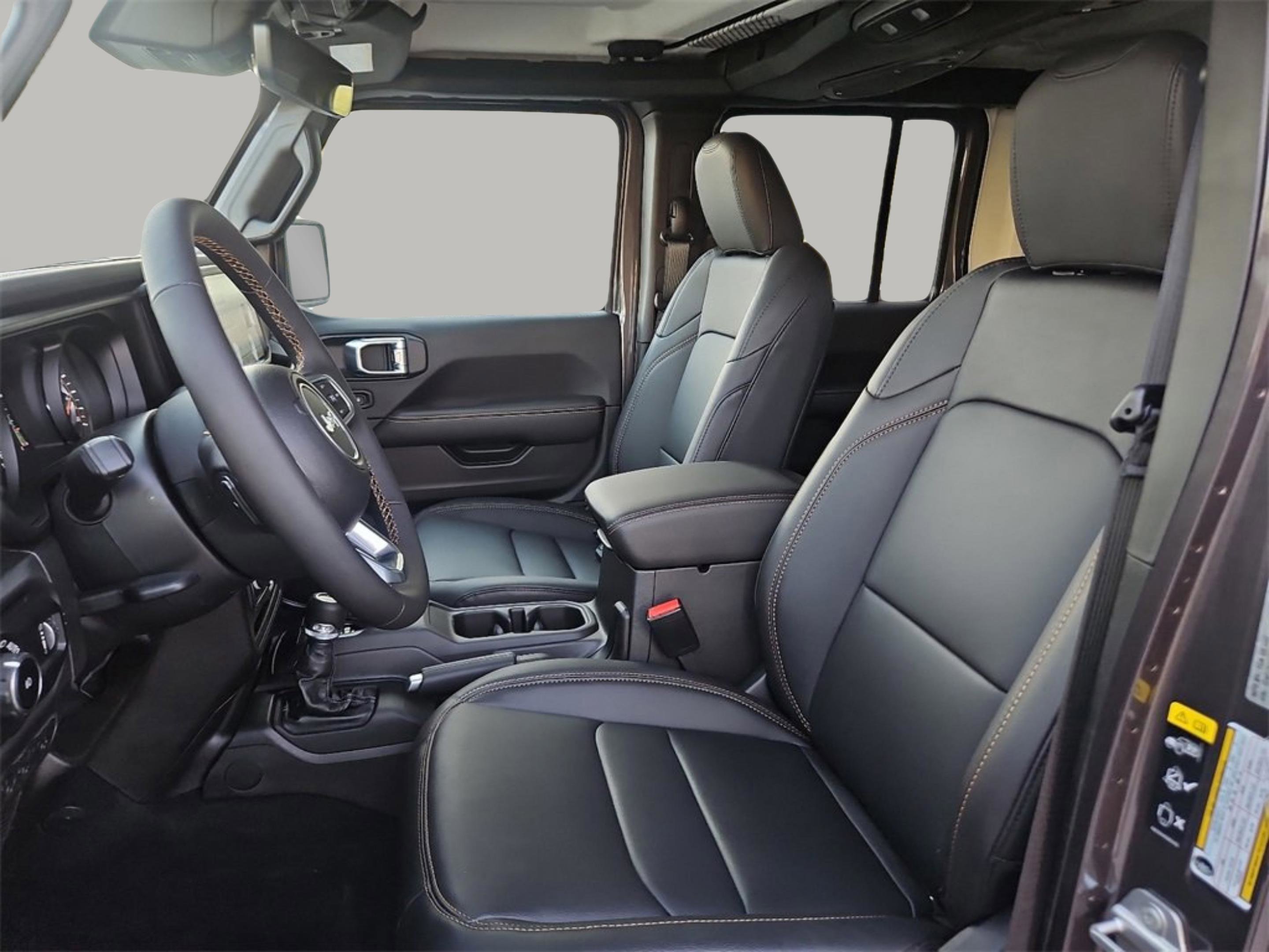 2025 Jeep Wrangler Sahara photo 12