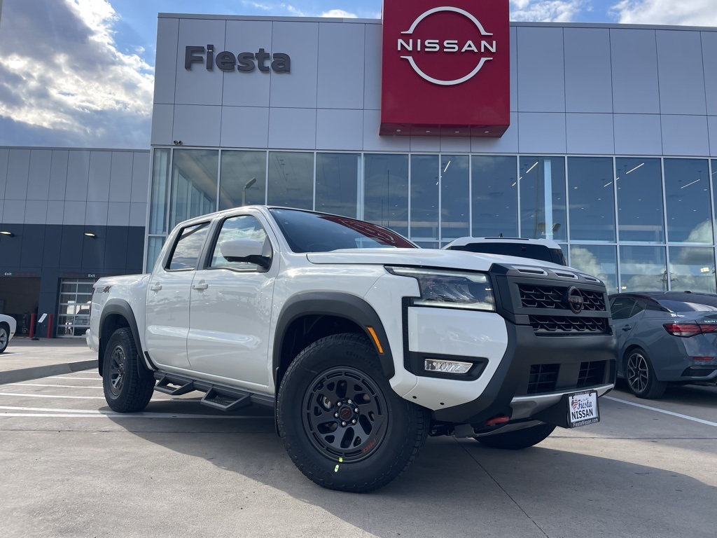 2026 Nissan Frontier PRO-4X's photo