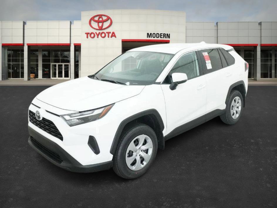 2025 Toyota RAV4 LE's photo