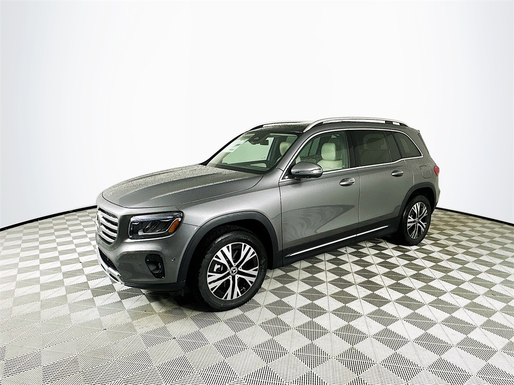 2026 Mercedes Benz GLB 250 photo 3