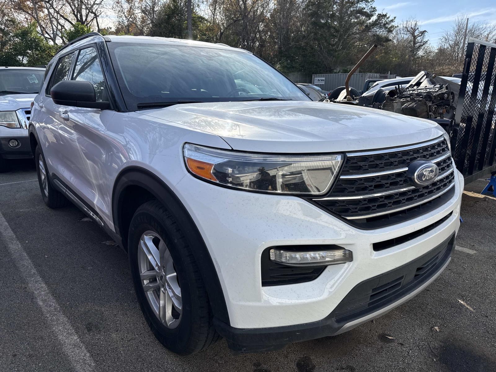 2023 Ford Explorer XLT's photo