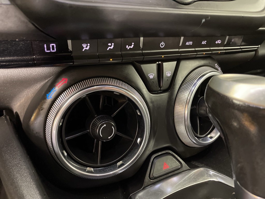 2020 Chevrolet Camaro 1LT photo 26