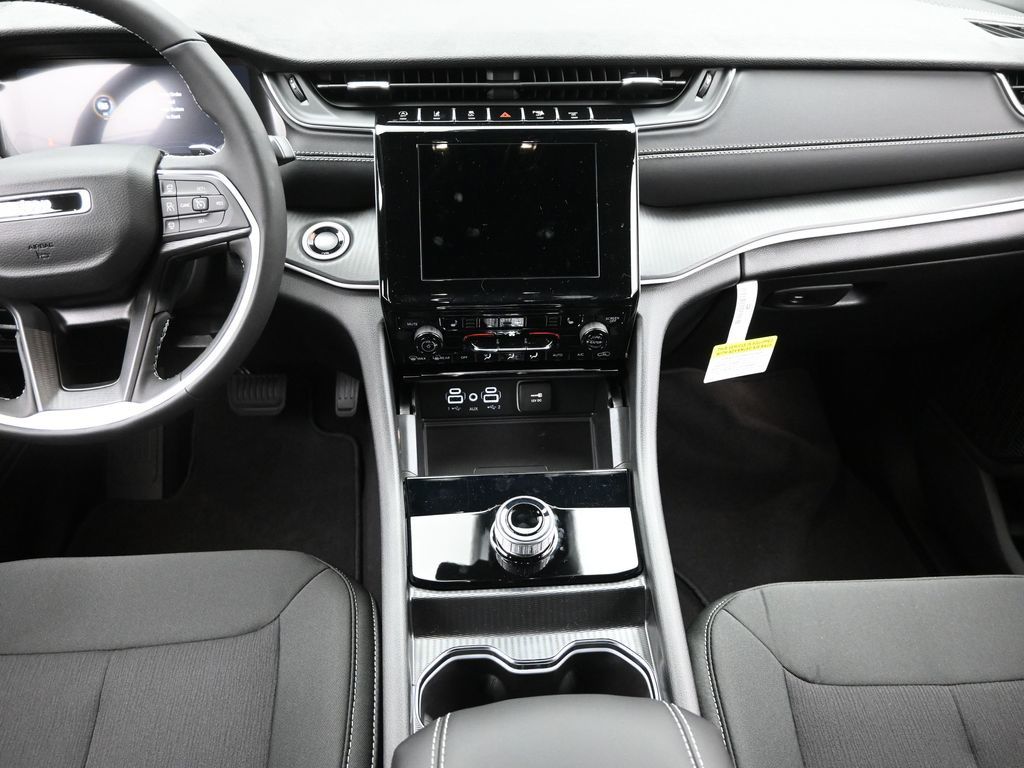 2025 Jeep Grand Cherokee Laredo X photo 10