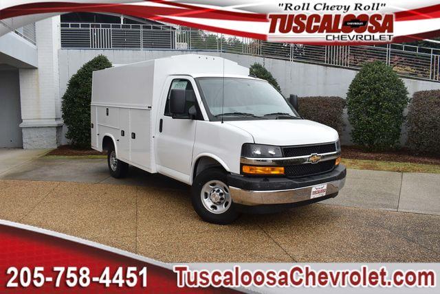 2025 Chevrolet Express Cutaway Base's photo