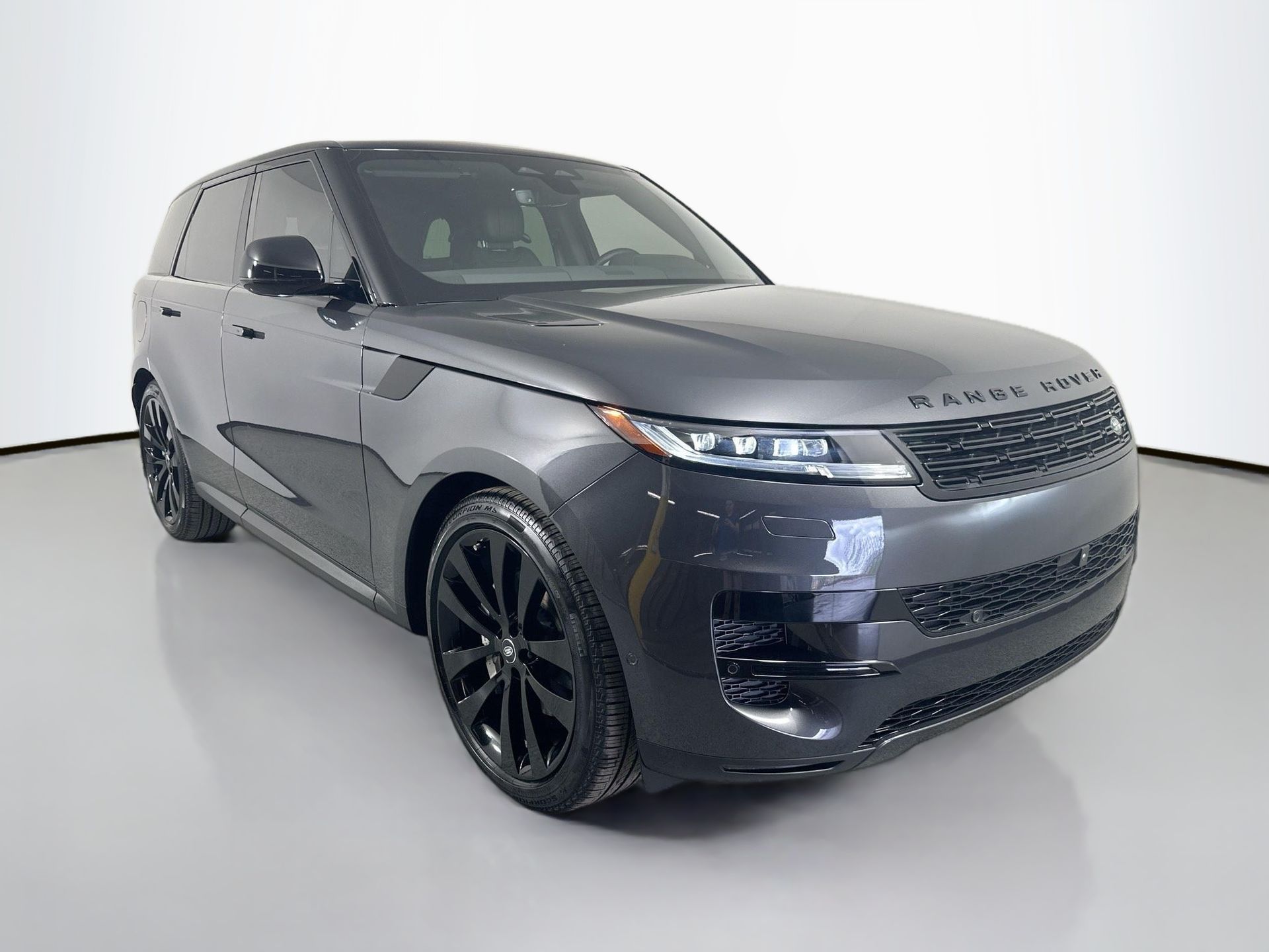 2025 Land Rover Range Rover Sport SE photo 2